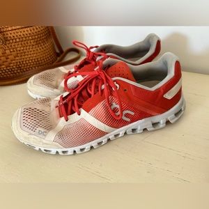 5/$20
 ☁️ On Clouds Women’s Size 6